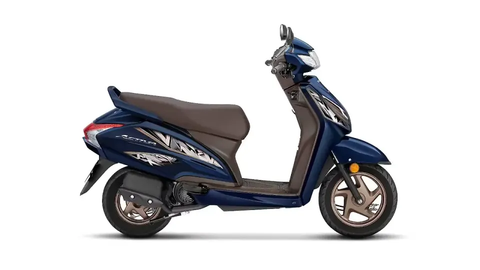 Honda Activa available for rental in Western Express Highway - Andheri East, Mumbai